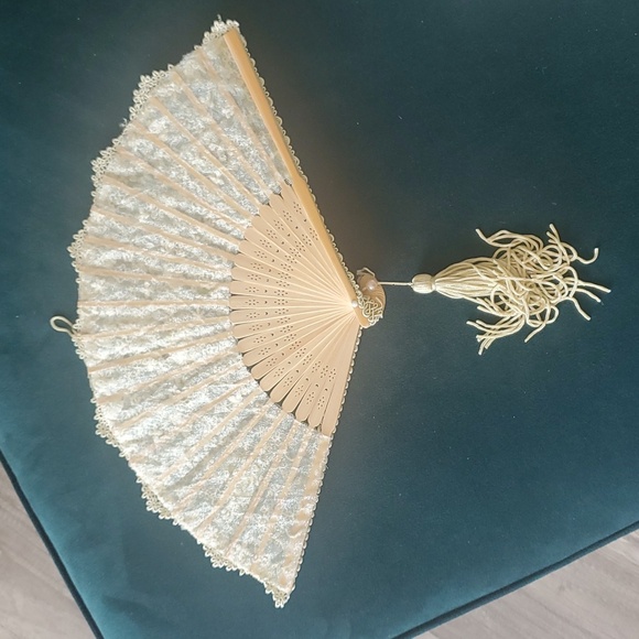 Vintage Antique decorative fan - Picture 5 of 6